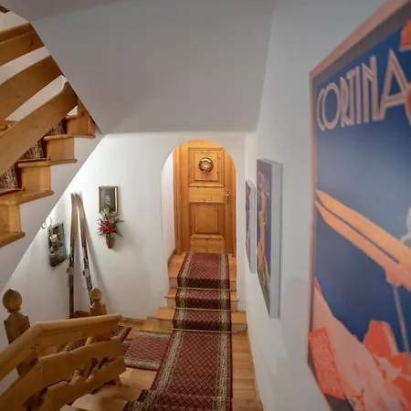 Fraina Bed & Breakfast 4*
